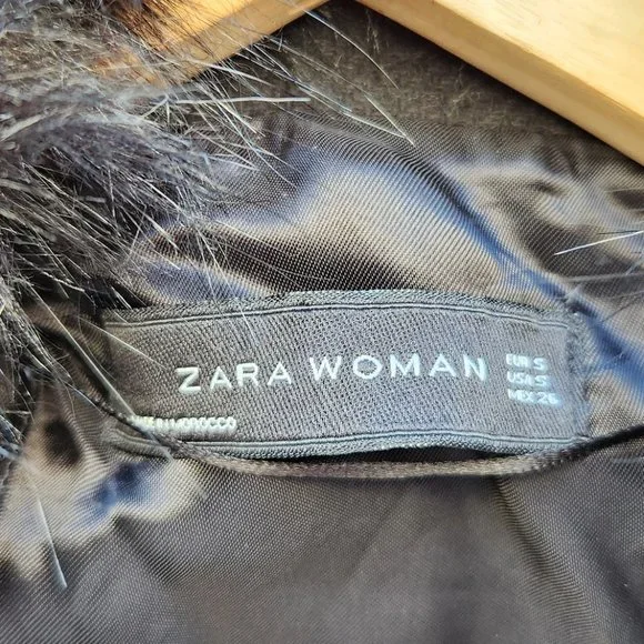 ZARA Sleeveless Blazer Vest with Fur Trim
